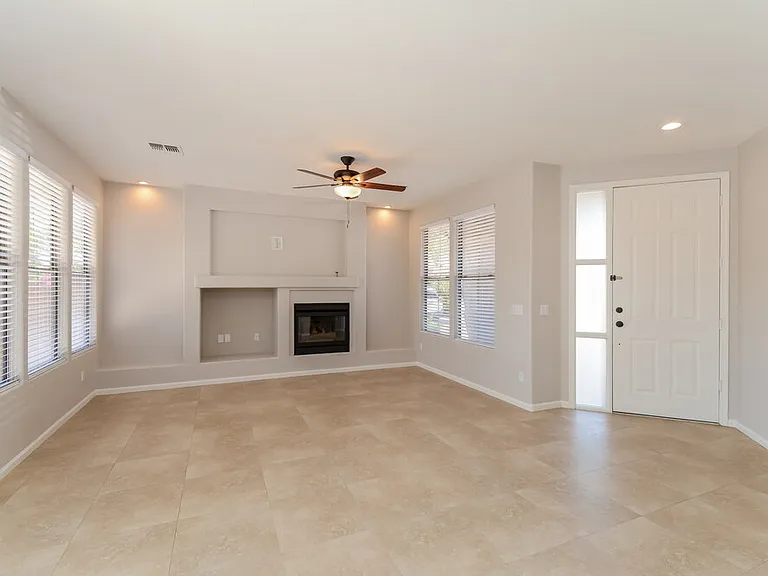 13673 W Cypress St — Photo 4