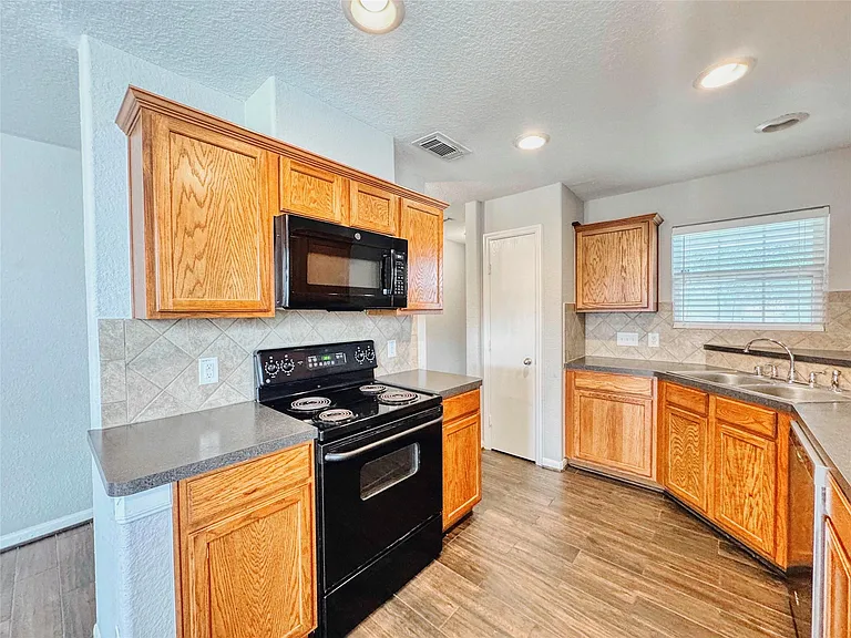 13327 Belvedere Park Ct — Photo 14