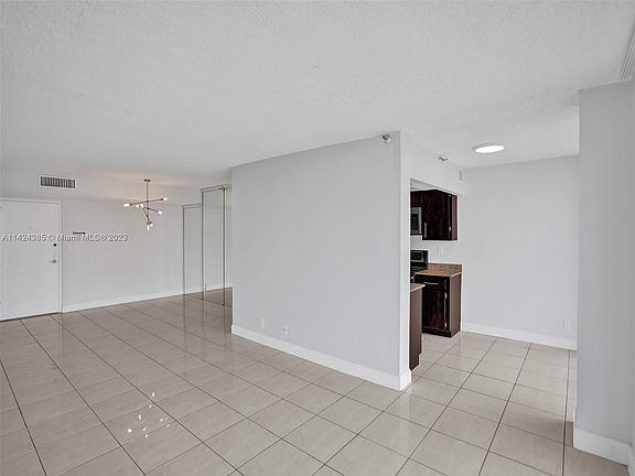 5th image of 290 174th St APT 1917