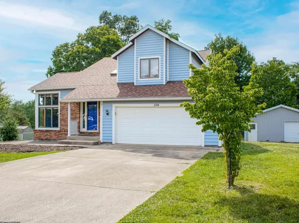104 Parkview Dr, Kingwood, WV 26537