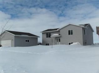 104 E Hawk St, Audubon, MN 56511