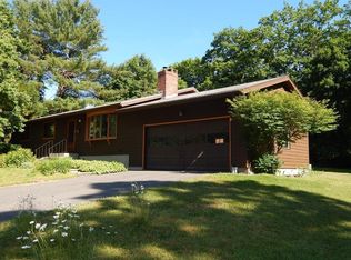 19 Chapel Rd, Amherst, MA 01002