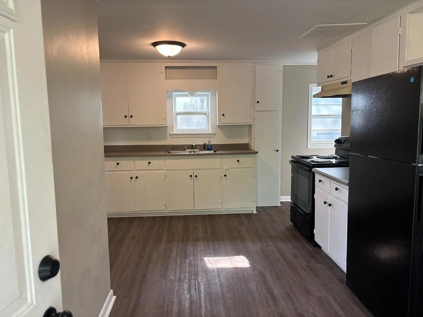 312 Bryant Ave SE — Photo 3