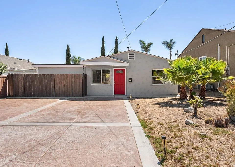 905 Grossmont Ave