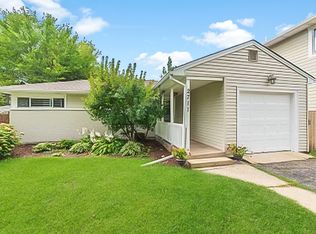 2711 Oakton St, Park Ridge, IL 60068