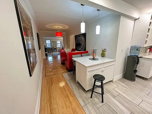 Rented by Apartment Luxe Realty Group, Inc | media 13