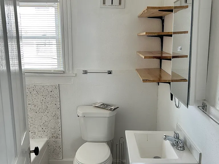 414 Crittenden Ave — Photo 11
