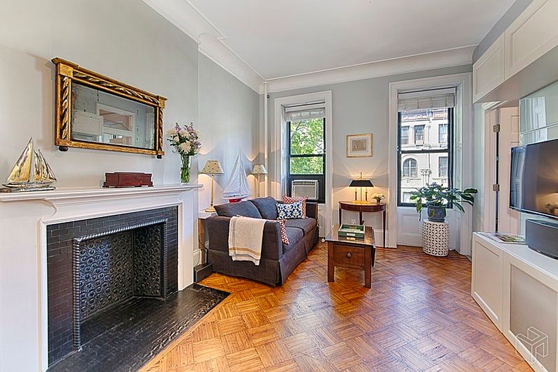 1st image of 150 W 75th St APT 7