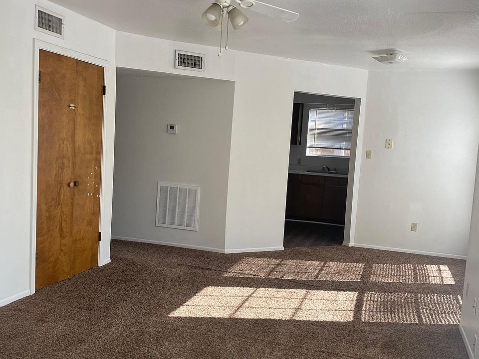 1st image of 575 Roosevelt Dr #3