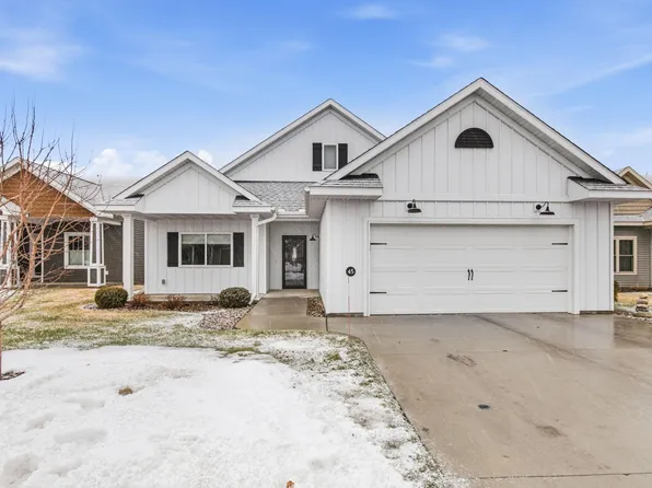 45 Waterford Ln, Waite Park, MN 56387