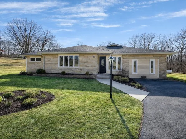 2945 Lincoln Highway Rd, Charleston, IL 61920