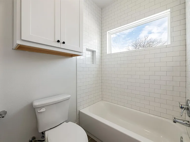 304 E 195th St #304 — Photo 26