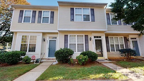 5545 Seths Dr Photo 1