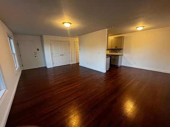 4th image of 93 Fairview Ave