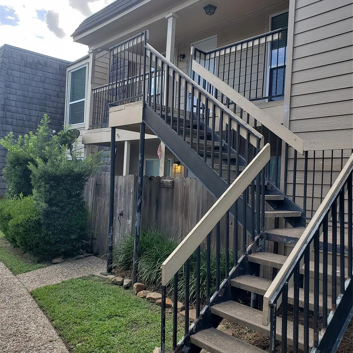 2 bed, 863 sqft, $1,295 — Photo 1