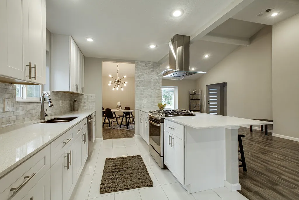 1407 Mapleton Dr photo 1