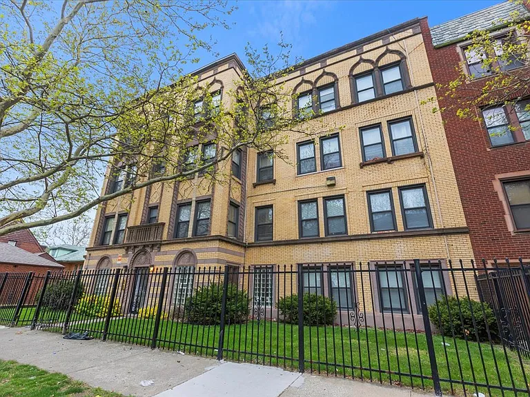 1934 E 74th St #302 — Photo 1