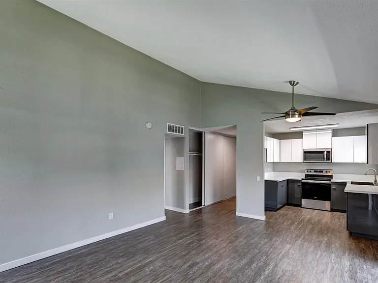 West Fifth Apartments — Photo 42