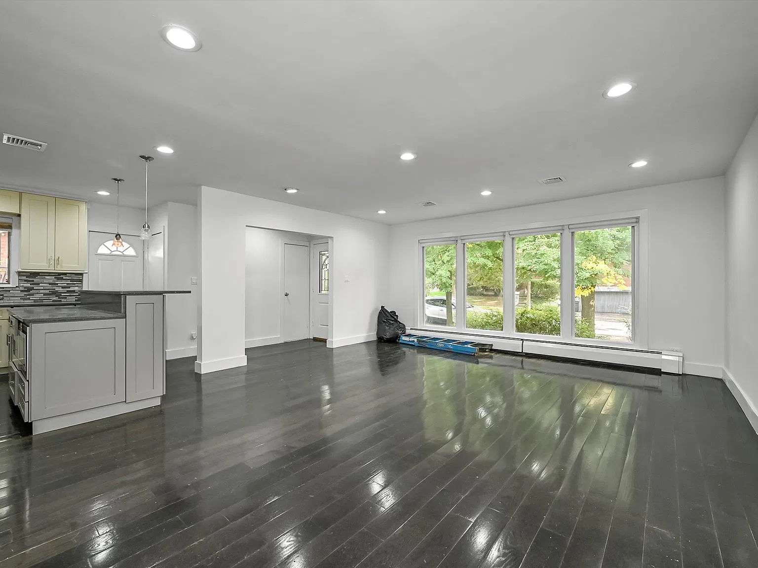 209-11 85th Avenue — Photo 3