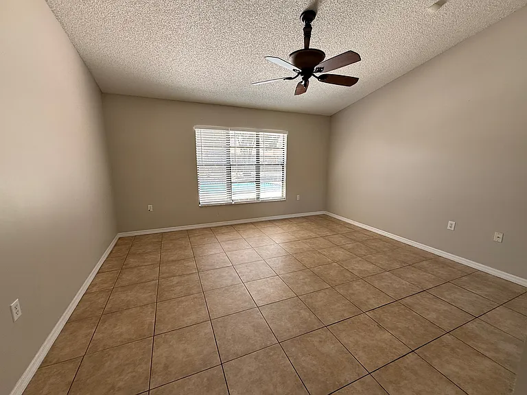 Lake Hill Cir — Photo 8