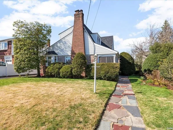807 Grace Street, Baldwin, NY 11510
