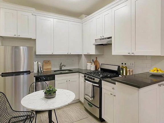 5th image of 462 6th St APT 1B