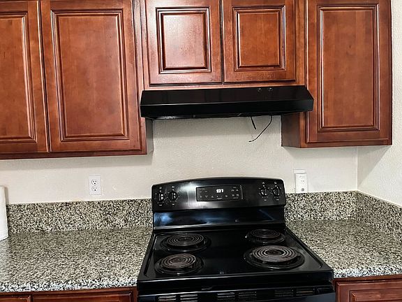 4th image of 2232 Armitage Way