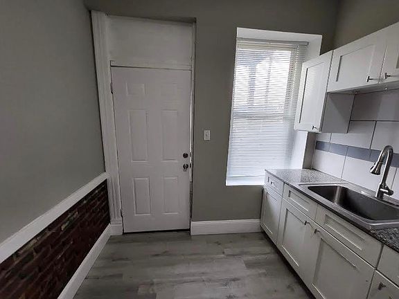 4th image of 4213 Louisiana Ave #1F