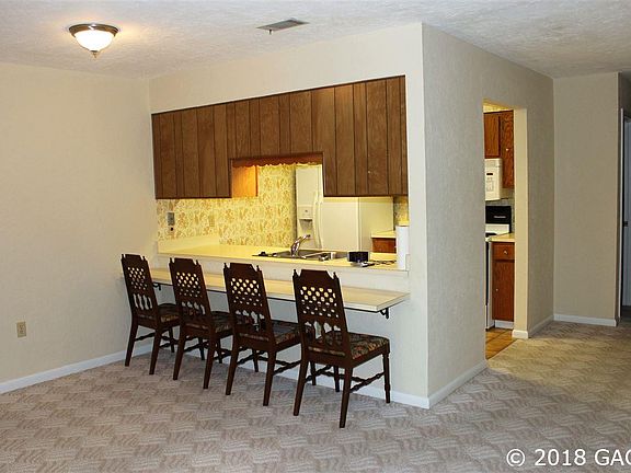 4th image of 1617 NE 40th Pl