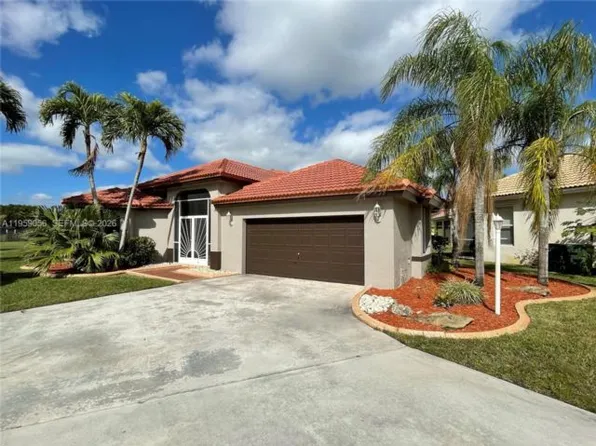 2710 Augusta Dr, Homestead, FL 33035