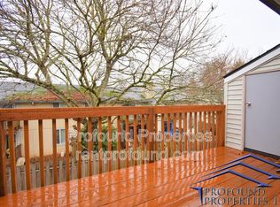 12185 SW Gingham Ln APT C, Beaverton, OR 97008