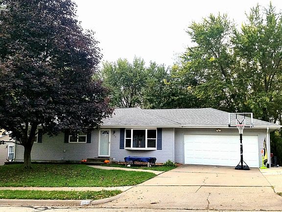 5th image of 953 Patricia Ann Dr