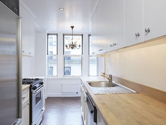 4th image of 1254 Madison Ave #7C