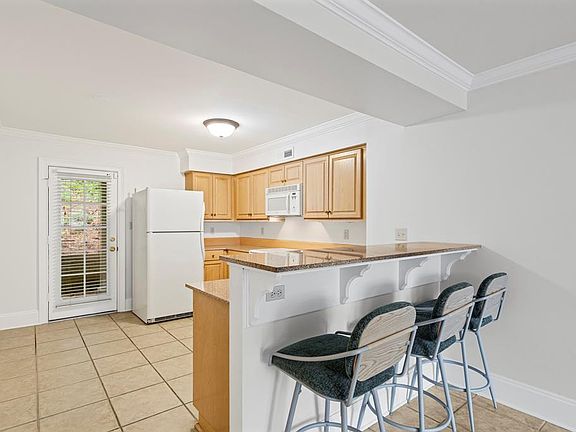 4th image of 119 Chestnut St APT 127