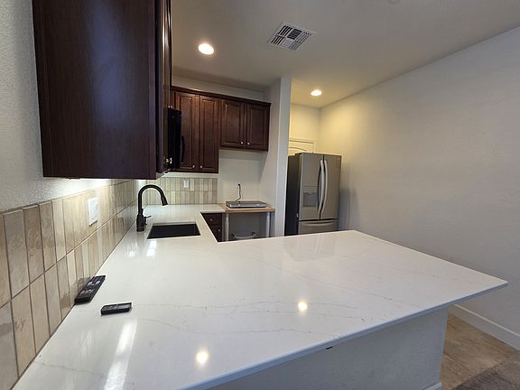 5th image of 2463 Muller Pl