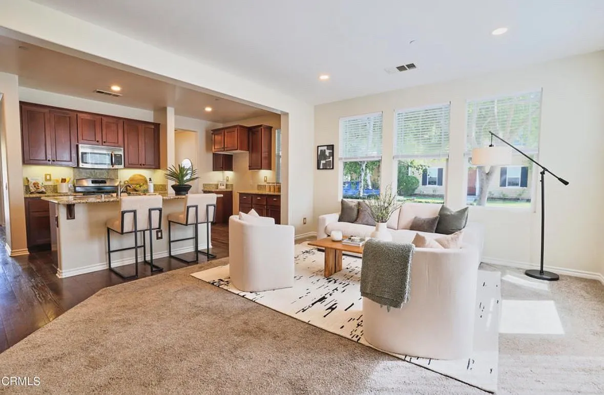 8264 Platinum St — Photo 2