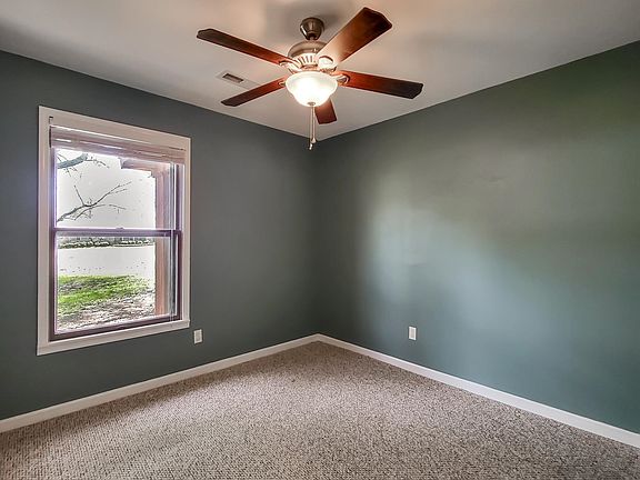 5th image of 115 Jackson Ave