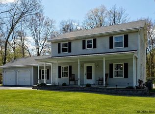 50 Algonquin Rd, Clifton Park, NY 12065