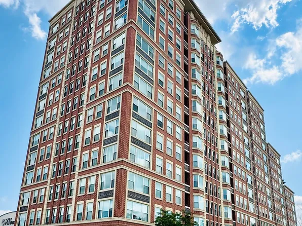 77 S Evergreen Ave Unit 407, Arlington Heights, IL 60005