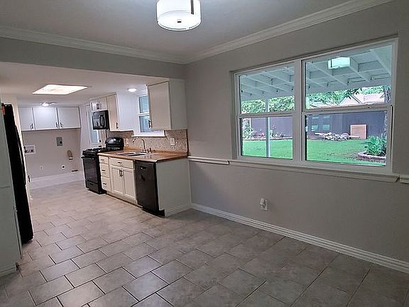 3rd image of 3023 Amber Ln