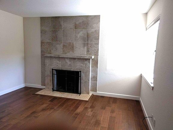 4th image of 1903 Redwood Ave