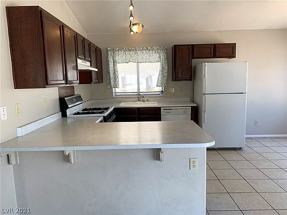 5th image of 4104 E Harris Ave