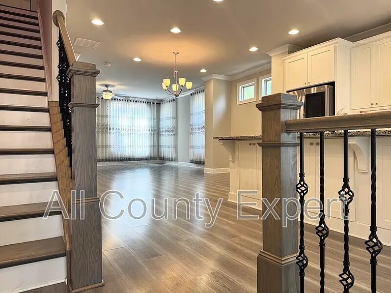 1529 Huntwood Ct — Photo 5