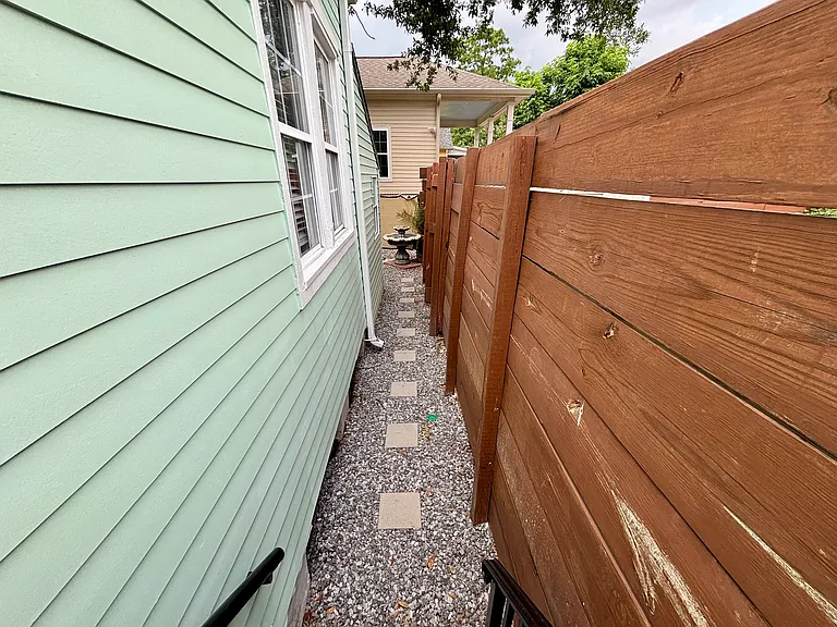 2923 Banks St — Photo 15
