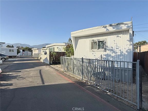 4th image of 2250 W Darby St Space 24