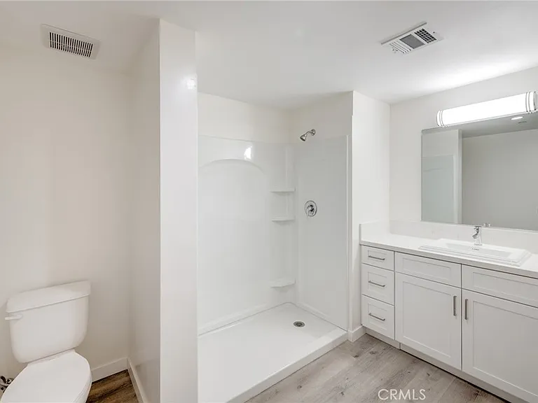 14526 Hartland St #307 — Photo 17