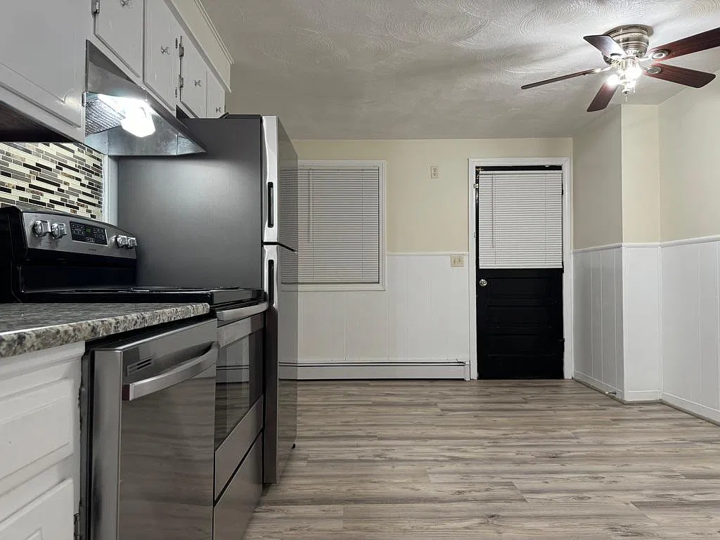 2 bed, 1050 sqft, $2,400 — Photo 3