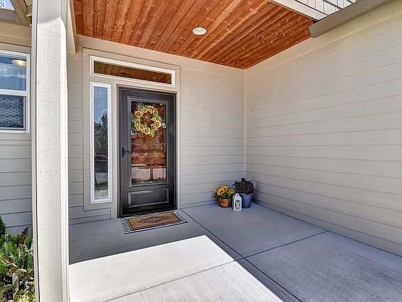 4th image of 1715 NW 23rd Ave