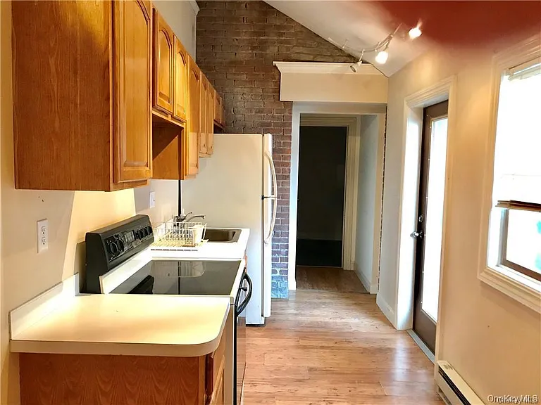 6 Main St — Photo 2