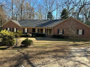 2122 Meadow Hurst Ln, Snellville, GA 30078